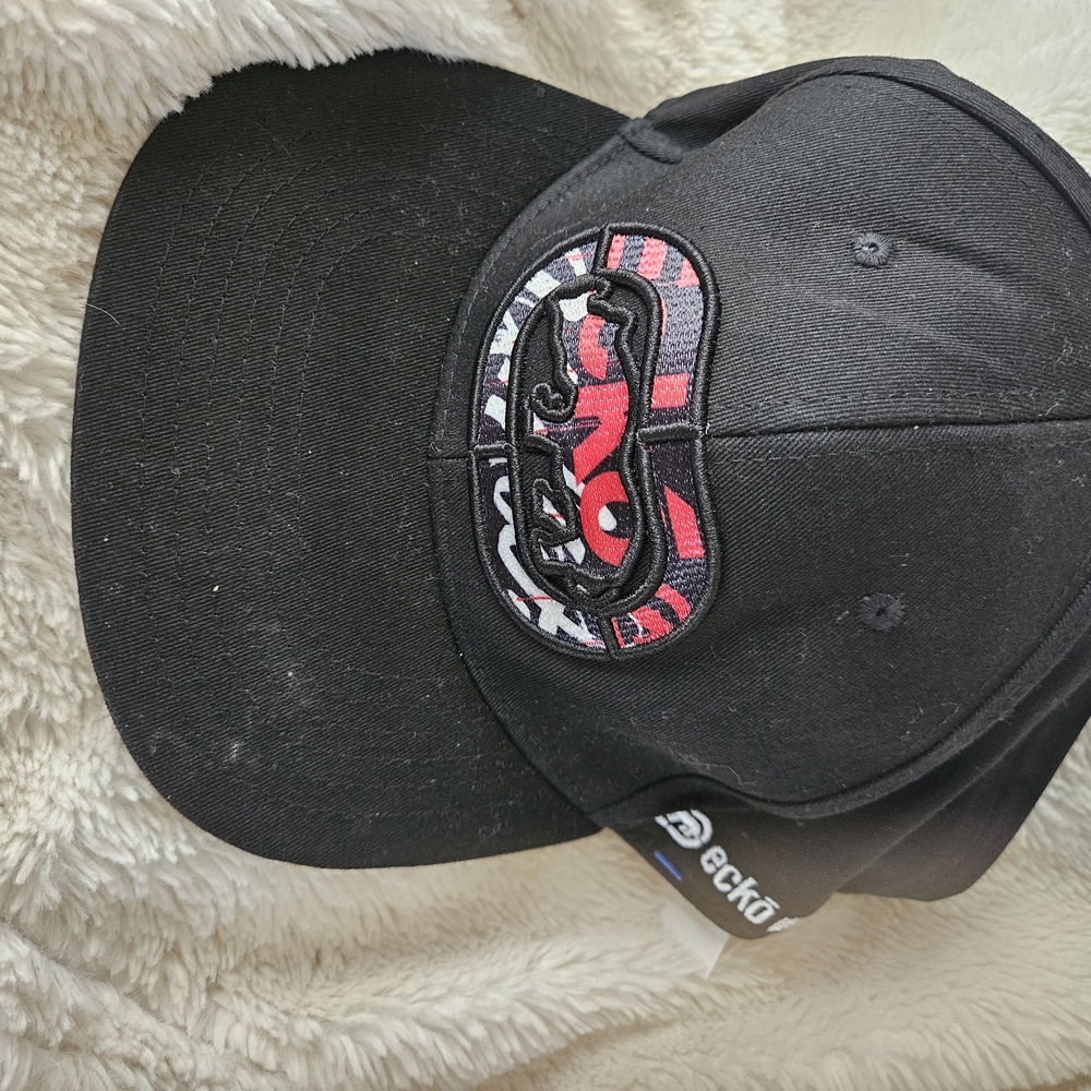 Marc Ecko Unlimited Black 100% Cotton Cap Red And Black Design Authentic